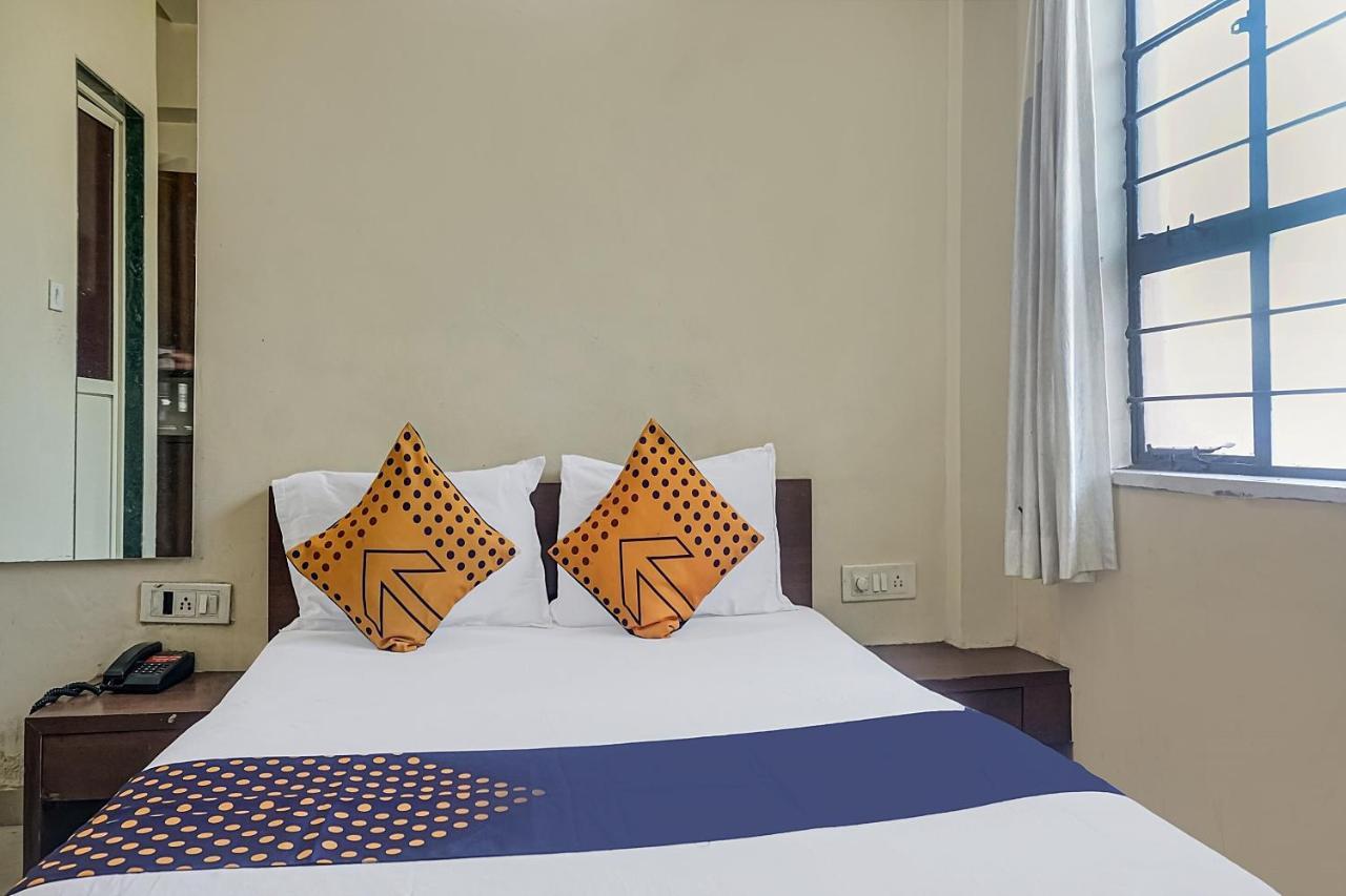 Oyo Flagship 75444 Hotel Kinara Lodging & Boarding Mangvadi Buitenkant foto