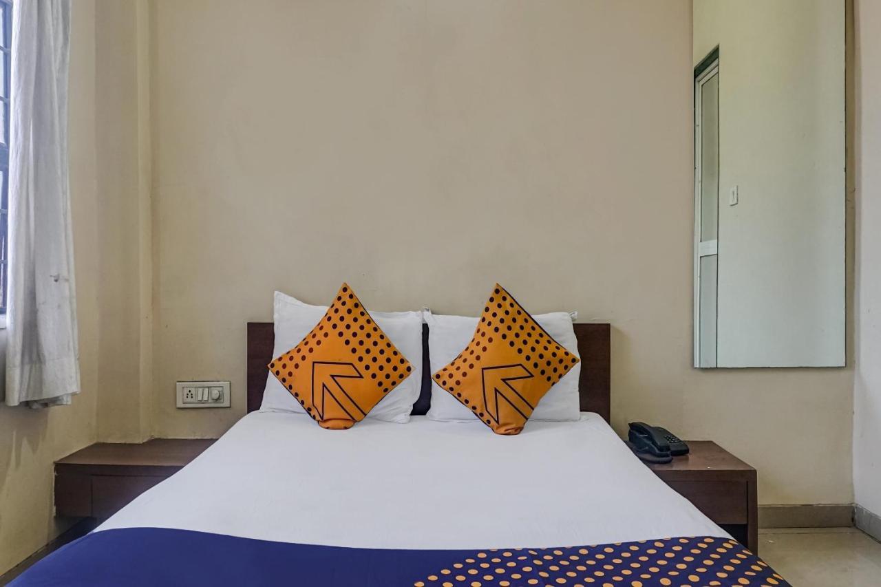 Oyo Flagship 75444 Hotel Kinara Lodging & Boarding Mangvadi Buitenkant foto