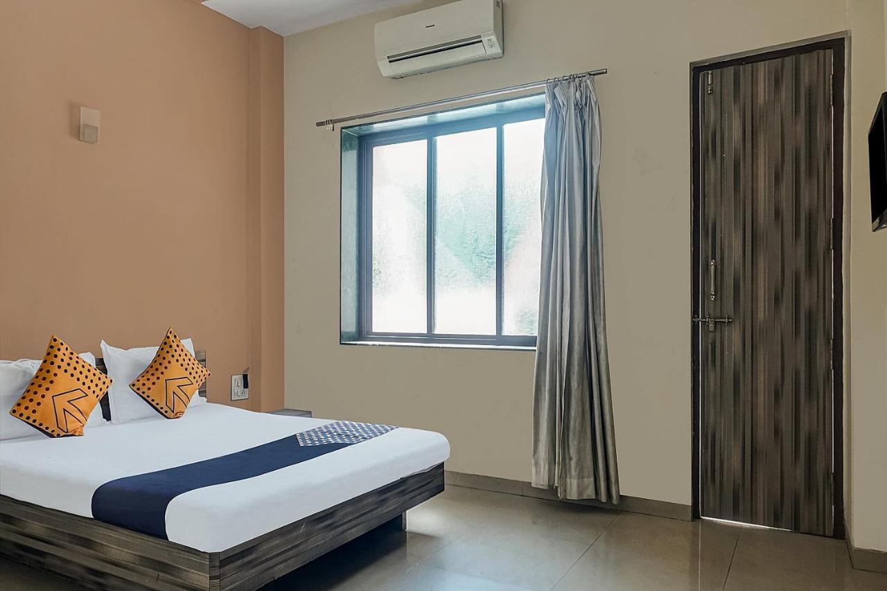 Oyo Flagship 75444 Hotel Kinara Lodging & Boarding Mangvadi Buitenkant foto