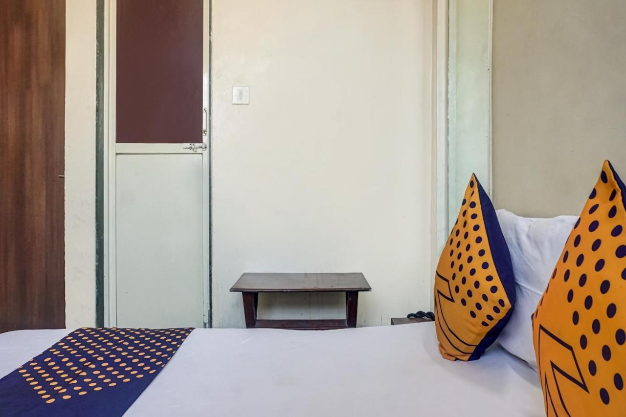 Oyo Flagship 75444 Hotel Kinara Lodging & Boarding Mangvadi Buitenkant foto