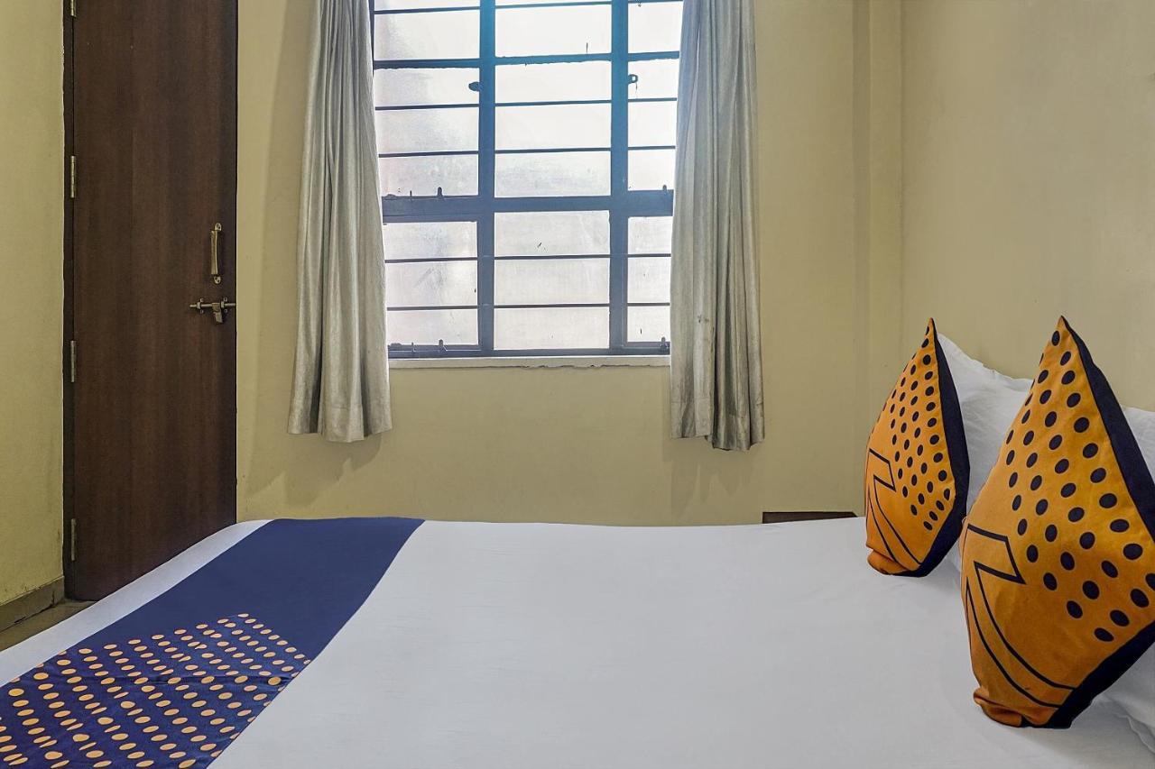 Oyo Flagship 75444 Hotel Kinara Lodging & Boarding Mangvadi Buitenkant foto