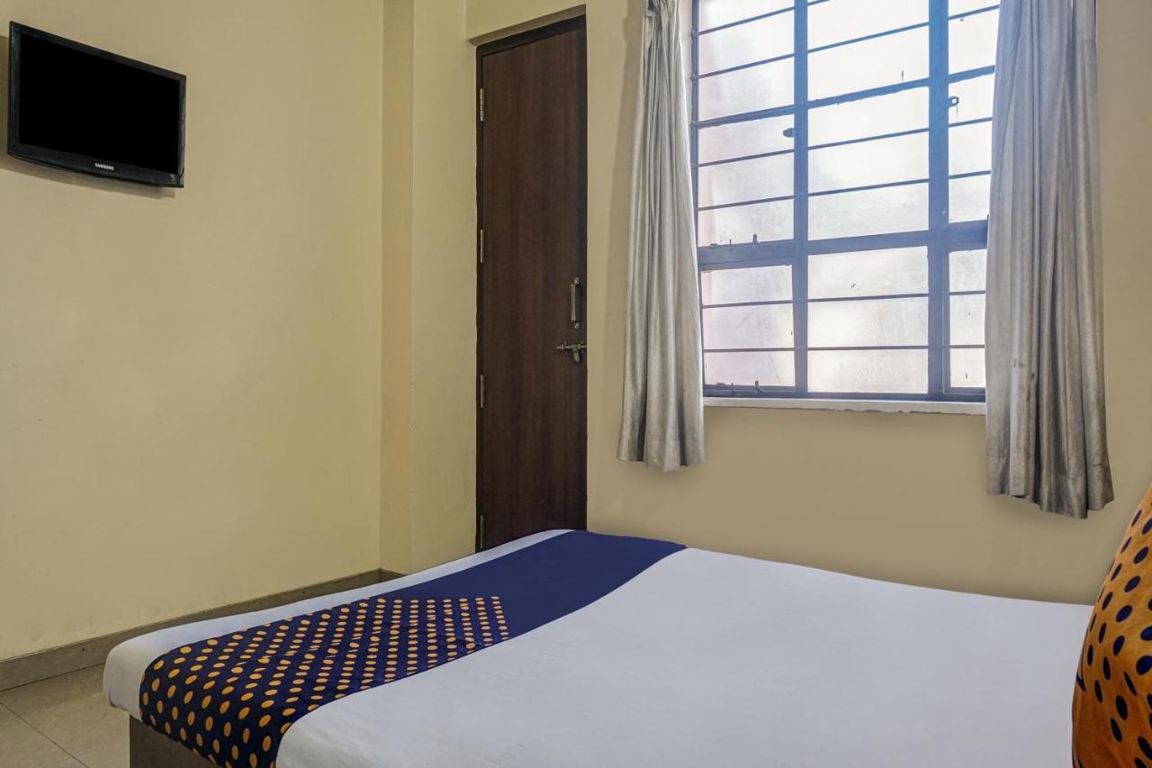 Oyo Flagship 75444 Hotel Kinara Lodging & Boarding Mangvadi Buitenkant foto